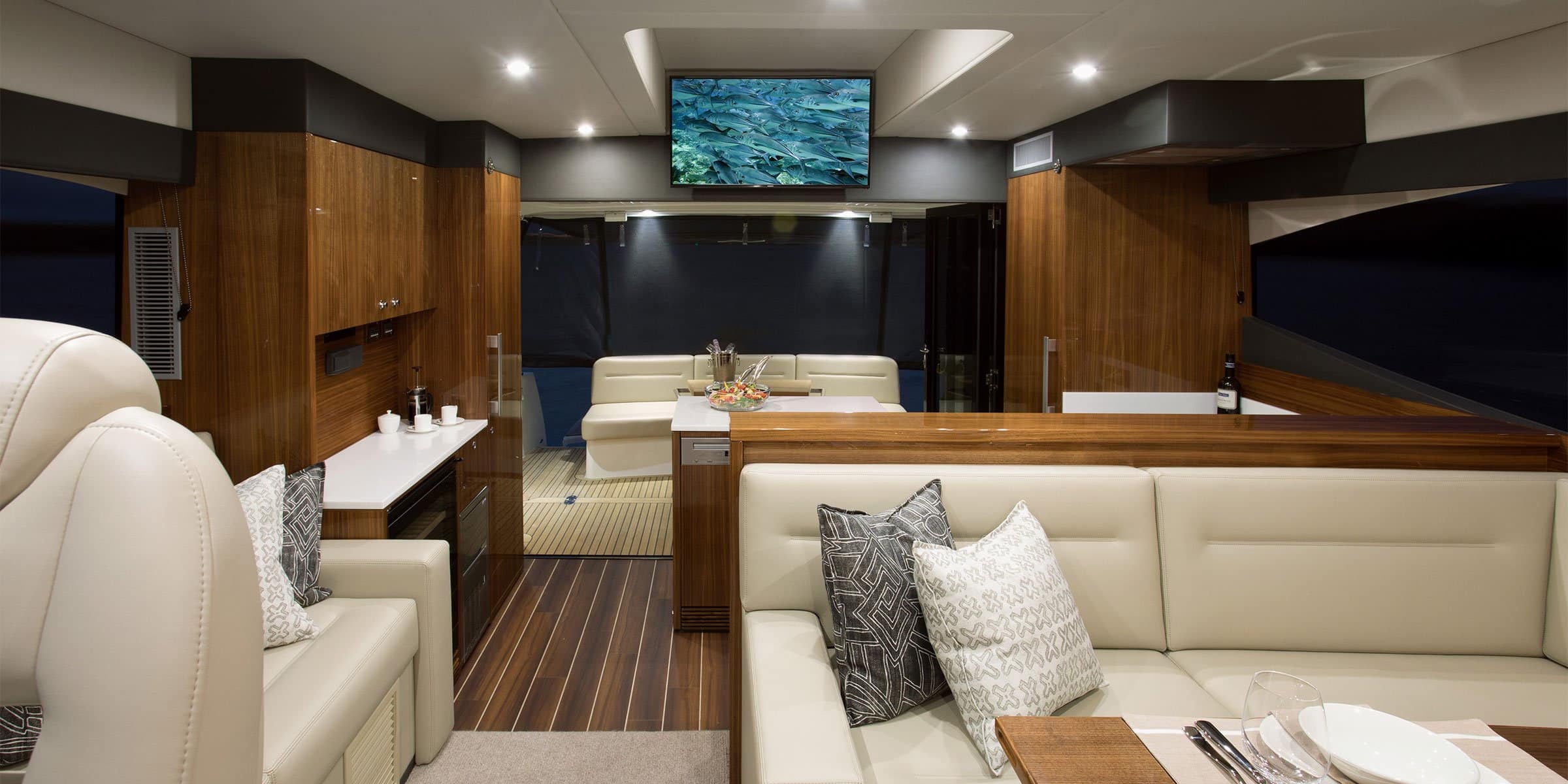 Maritimo S51 luxury motor yacht