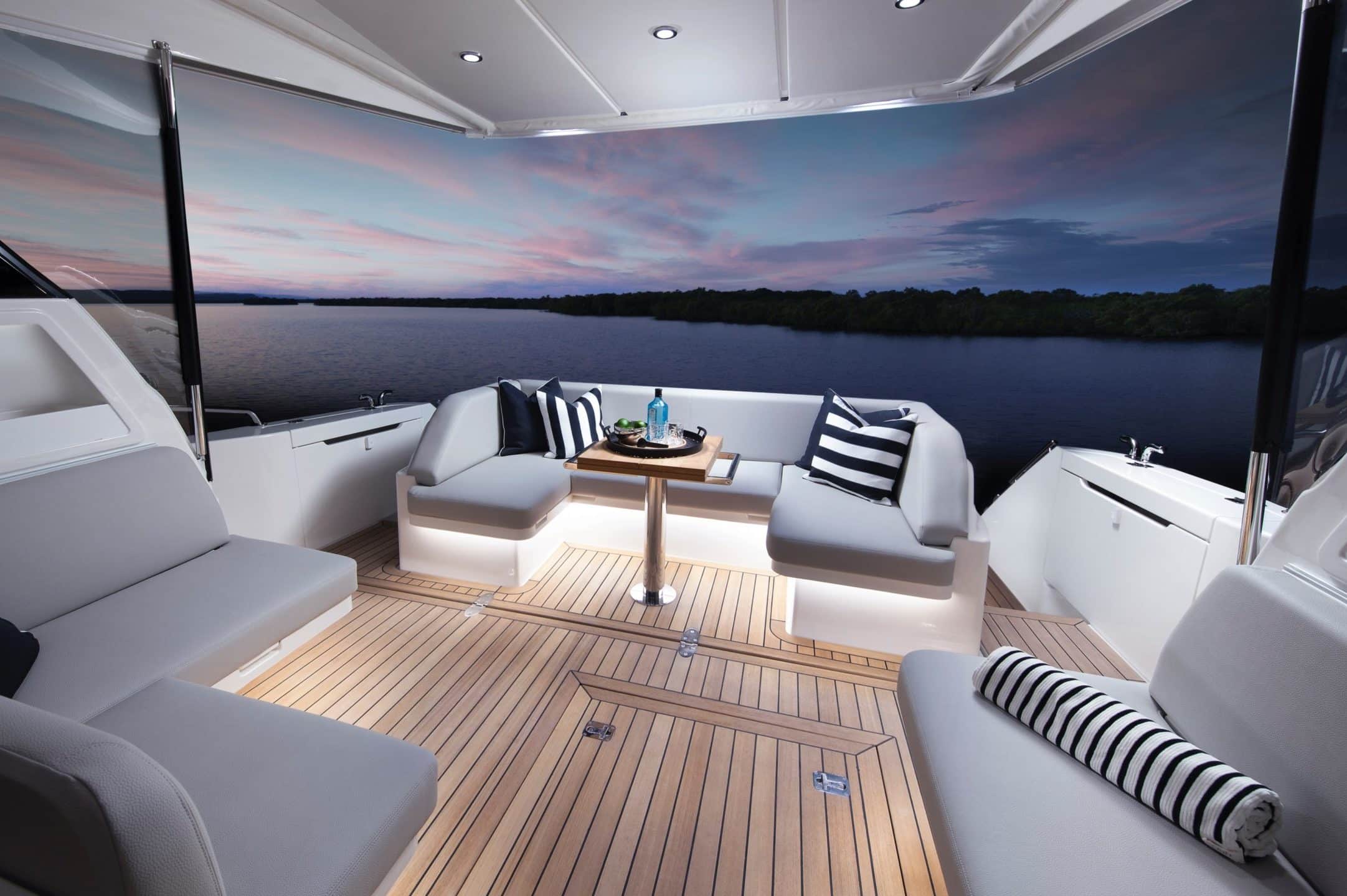 EXTENSIVE DECK SPACES