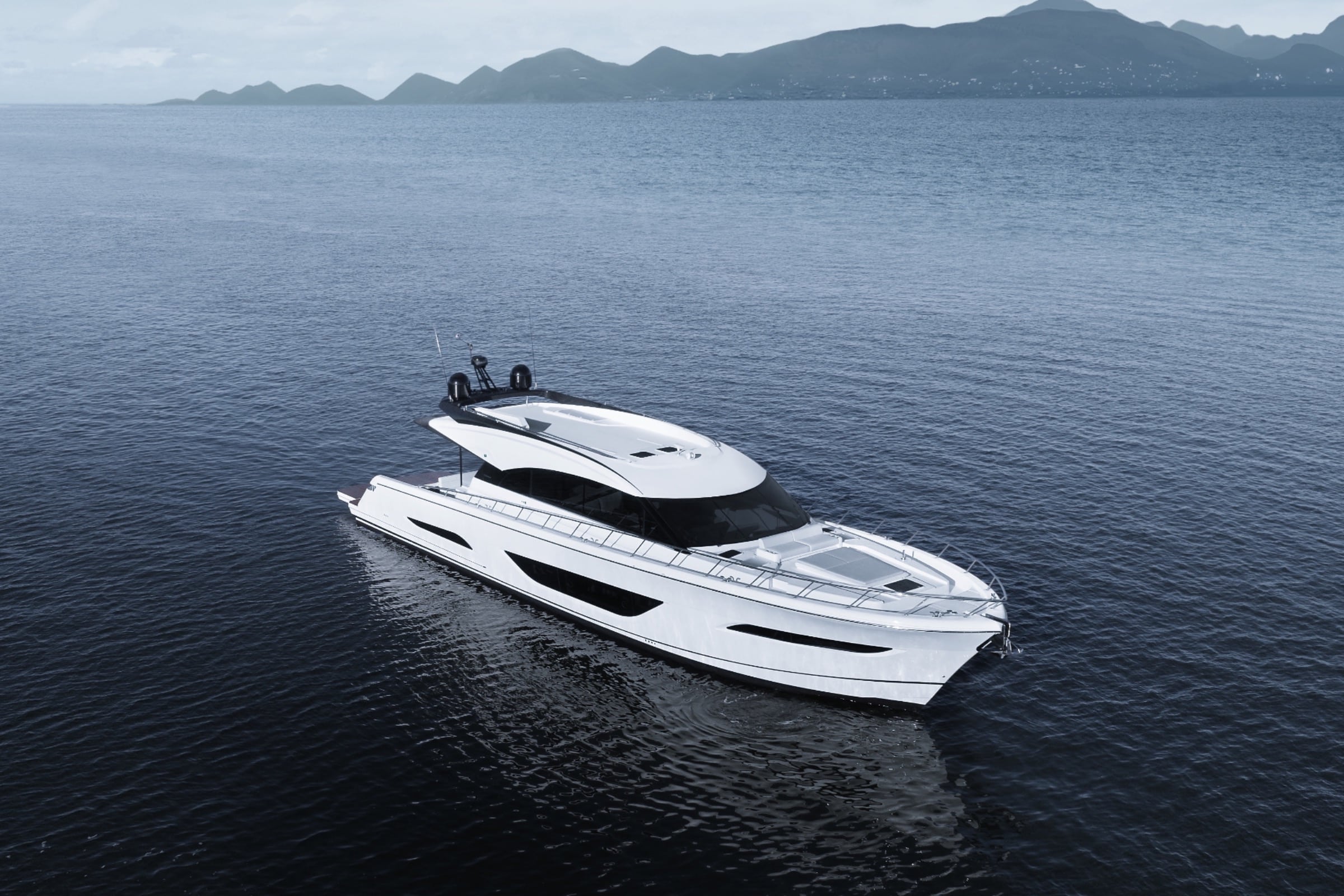Maritimo S75 Sedan Motor Yacht