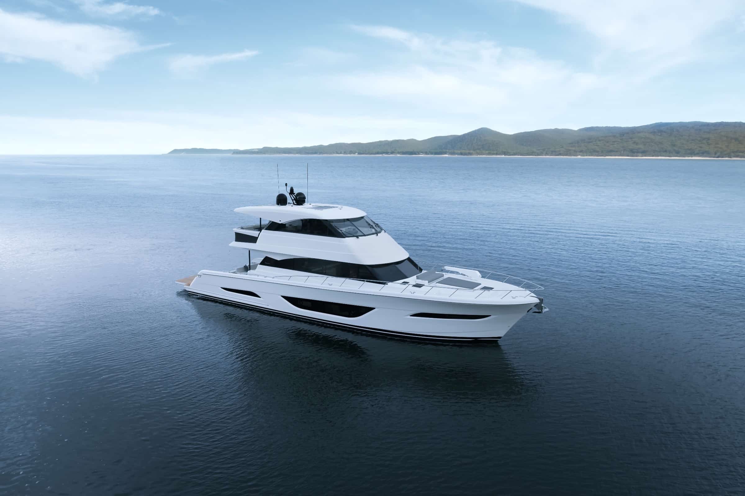 Maritimo M75 anchored