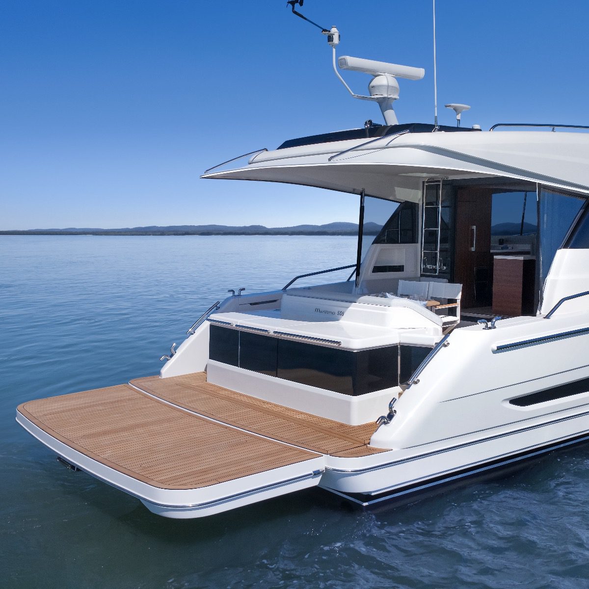 EXTENSIVE DECK SPACES