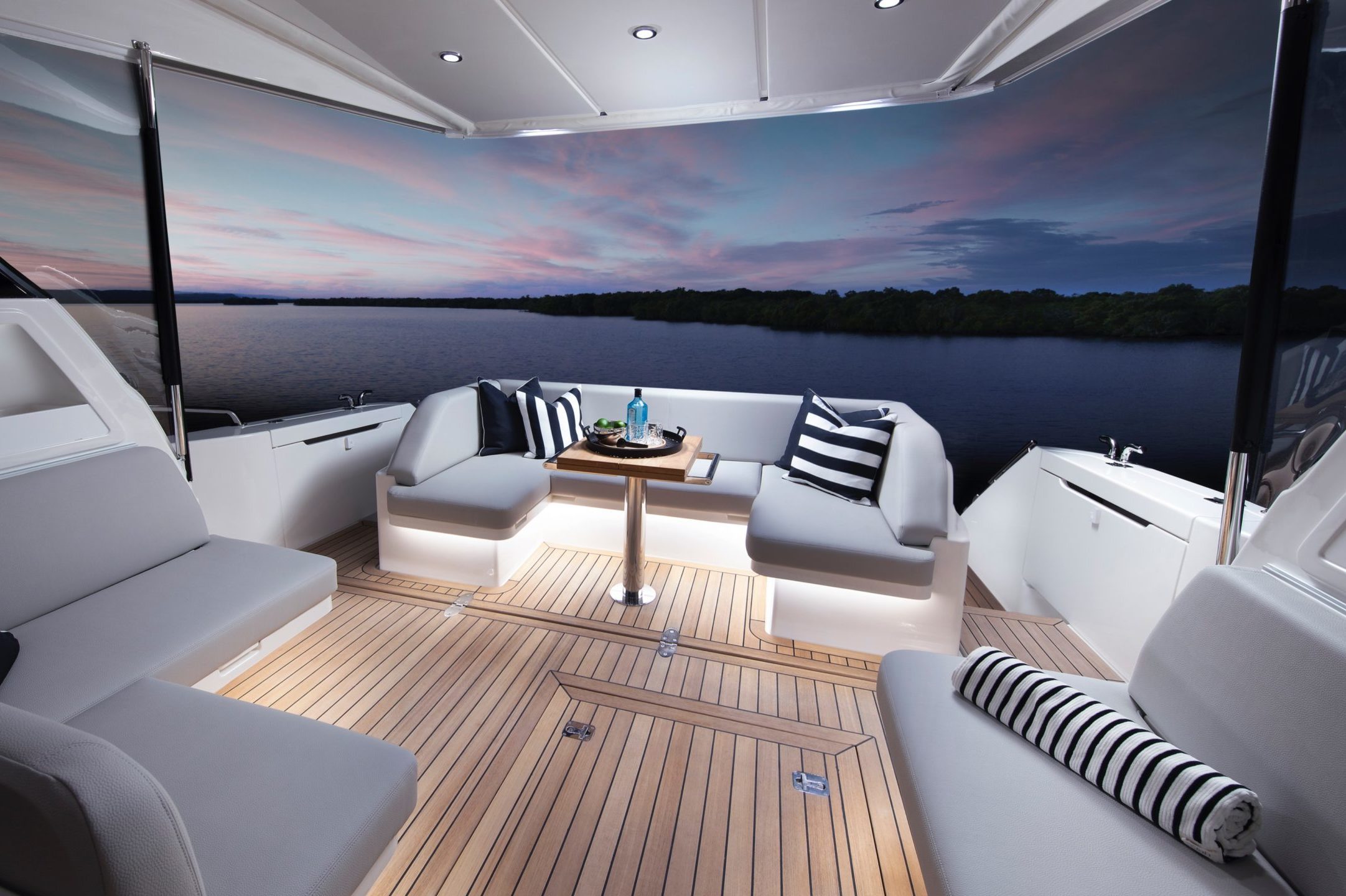 Maritimo S55 - EXTENSIVE DECK SPACES