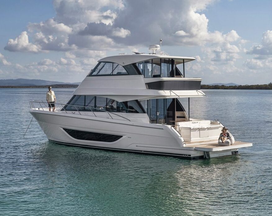 MARITIMO’S M50 Flybridge Motor Yacht AMERICAS LAUNCH at PBIBS